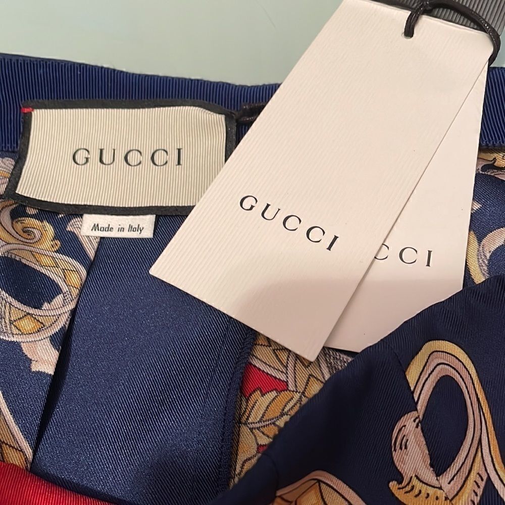 Gucci NWT Pleated skirt red navy gold printed 38 100% silk made in Italy - Picture 10 of 16
